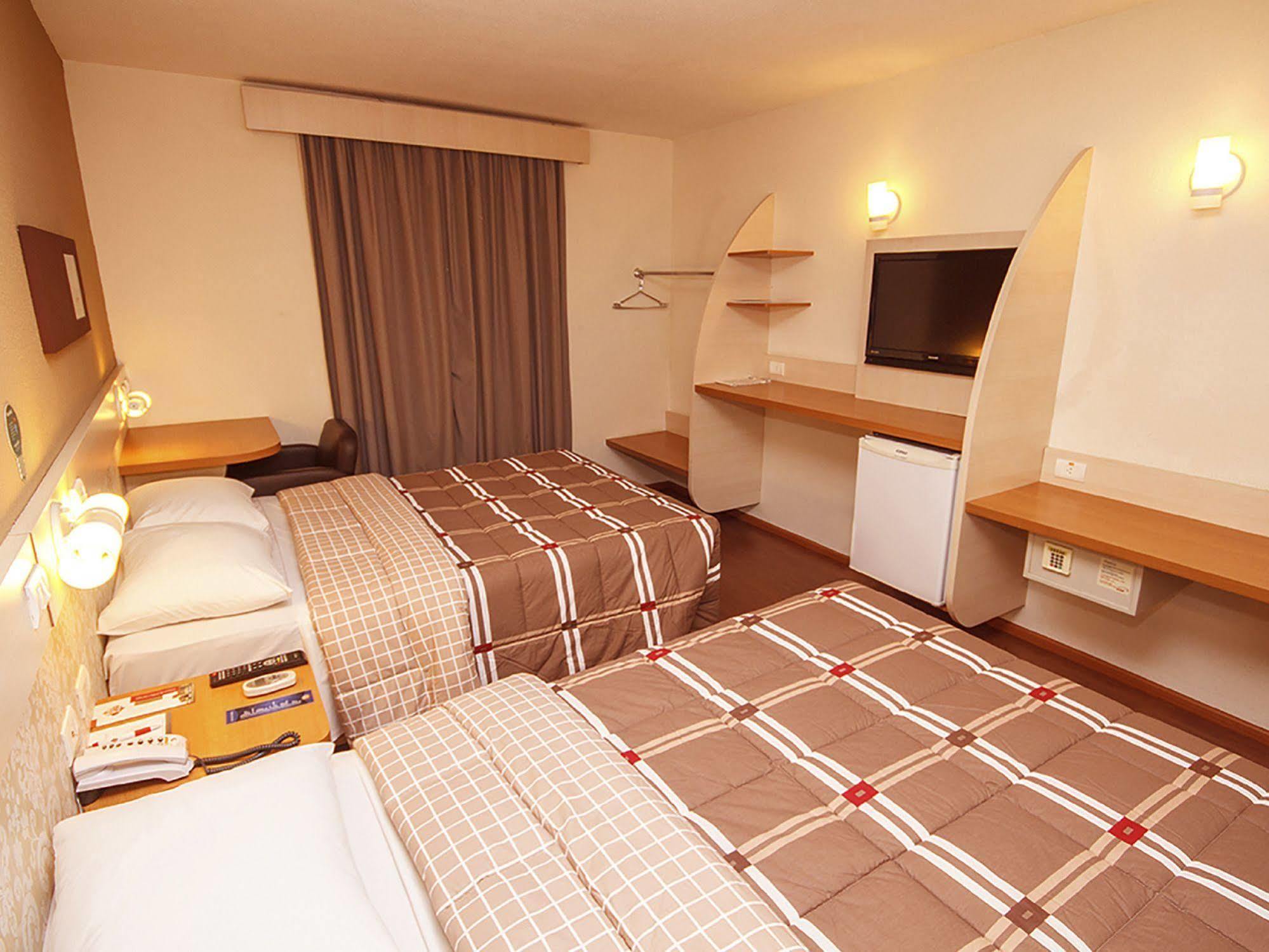 Hotel 10 Itajai/Navegantes Extérieur photo